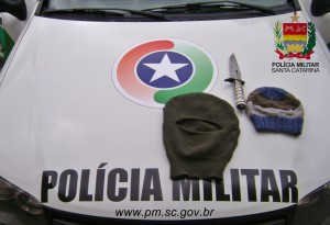 Dupla tenta assaltar clube, mas foge antes de levar o dinheiro 