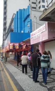 Comerciantes de União da Vitória fazem promoções de madrugada