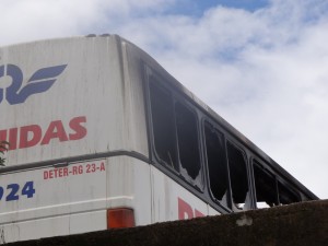 Ônibus da empresa Reunidas é incendiado em Porto União onibus-reunidas-incendio2