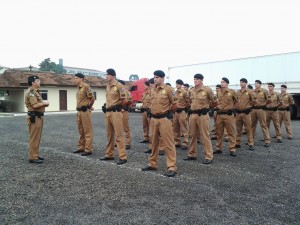 policiais