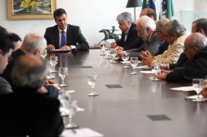 Gov. Beto Richa em reunião com G7