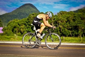 Triatleta local conquista bom resultado em Campeonato Mundial luisadrianostenzinger-arquivo