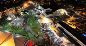 Público prestigia a primeira noite da Festa Nacional do Steinhaeger e do Xixo (Bruna Kobus/Jornal O Comércio
