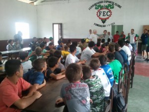 Escolinha VG Ferroviário realiza confraternização no encerramento da temporada SAMSUNG