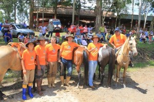 Olímbairros já conhece primeiros campeões Equipe do Jardim Andréia, campeã do Tiro de Laço