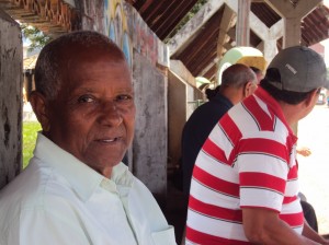 Problemas na praça - bonequinho