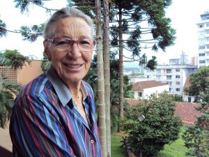 Terezinha Wolff organiza evento e mantém já pelo segundo mês, o espírito beneficente