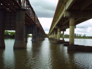 Internautas fizeram a montagem de duas pontes que ligam as Cidades Irmãs (Foto/Reprodução)