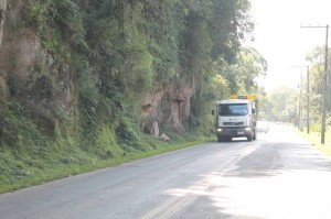 Trajeto mais perigoso está ao lado da via administrada pelo DER