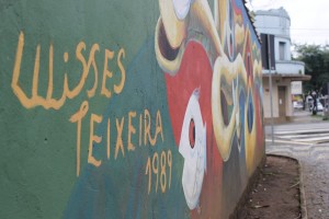 Pintura do monge e da história da cidade nos muros da Unespar são algumas das principais marcas de Teixeira