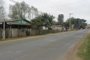 Conjunto de residências fica às margens da João Reolon e às margens do Iguaçu