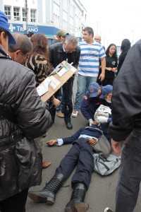 Idoso ficou ferido durante possível “furo” no semáforo da rua Matos Costa, no centro de Porto União