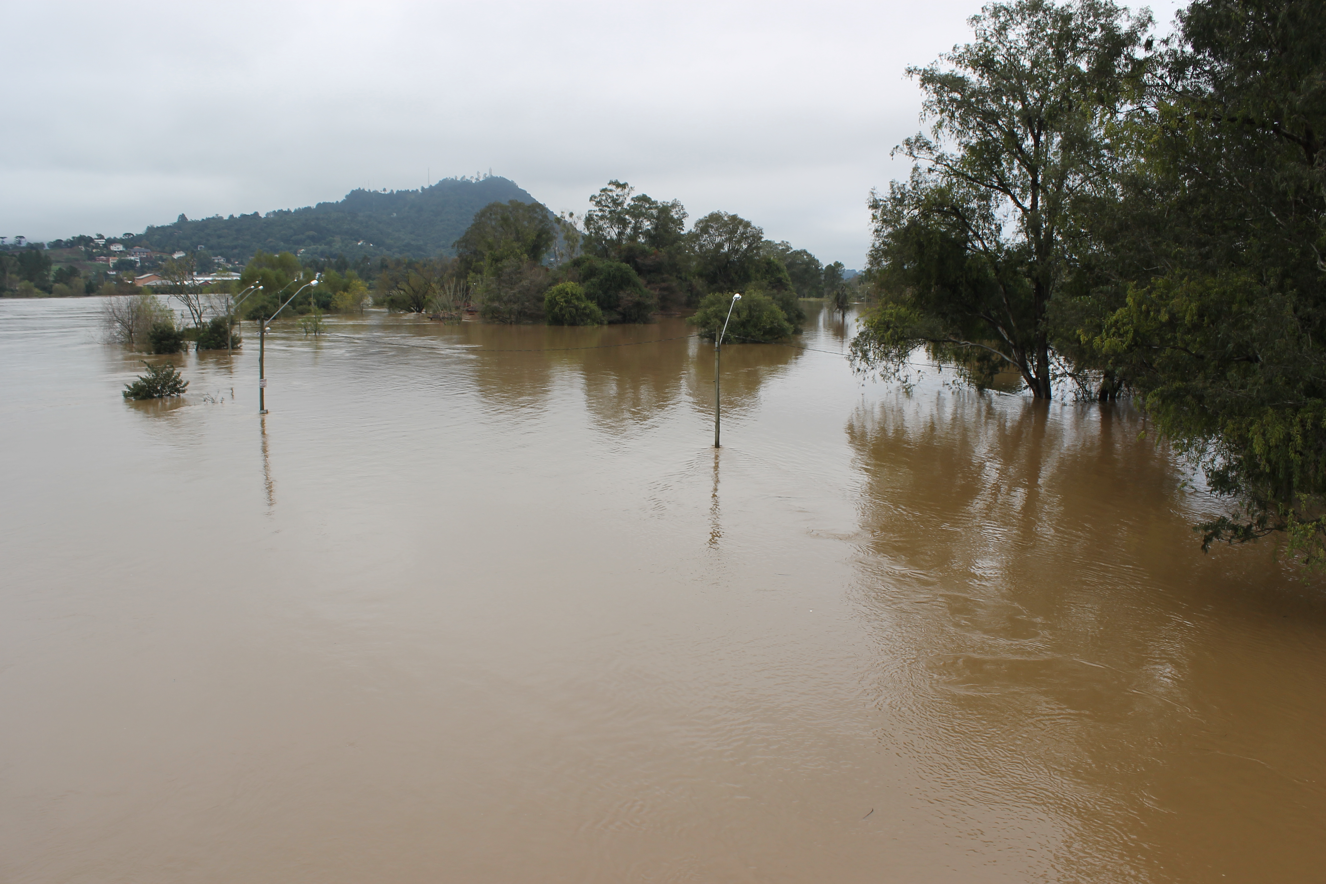 Nível do Rio Iguaçu deve estabilizar em 7,90 metros Nível do Rio Iguaçu deve estabilizar em 7,90 metros