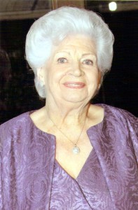 Domicela é empresária desde 55 mas ainda menina, trabalhava como funcionária no comércio local (Foto: Arquivo Pessoal)