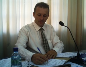 Candidato desiste de concorrer por achar que tem muitos candidatos locais. (Foto: Jair Piloto Nunes)