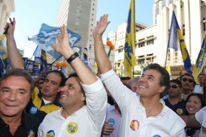 Beto Richa com Aécio Neves em campanha em Curitiba (Foto/Orlando Kissner)