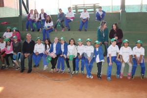 Alunos do Projeto Tênis Comunitário