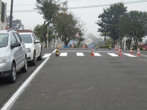 Pintura da nova sinalização foi concluída ontem: na via, estacionamento muda de posição e é cobrado