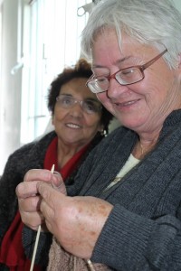 Pacientes que herdaram a cegueira, seja no nascimento ou em acidentes, compartilhar experiências nos encontros semanais