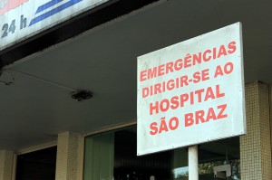 Em Porto União, placa indica próximo passo: pacientes podem ir sozinhos ao hospital em caso de urgência e emergência