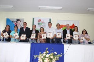 entregas-cadernos-educacao