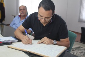 Prefeito interino deve governar até maio (Foto: Jair Nunes)