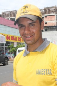 estar-homem-estacionamento