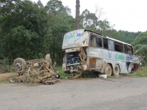 onibus-acidente-donafrancisca2