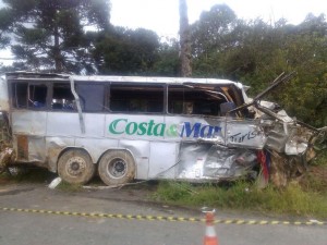 onibus-costamar-acidente
