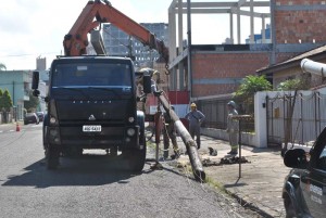 poste-acidente-caminhXXoXX1X