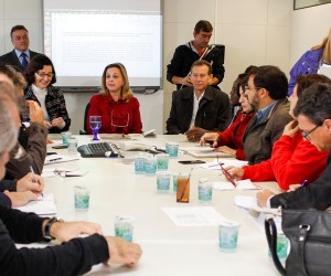 Reunião entre a secretária da Administração e Previdência, Dinorah Nogara e representantes da APP Sindicato, sobre a data base dos professores. Curitiba, 12/05/2015. Foto: Pedro Ribas/ANPr