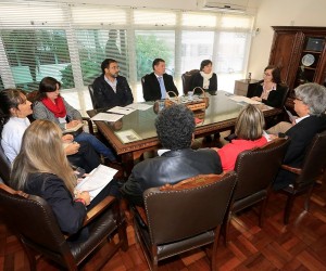 A secretária de Educação, Ana Seres, reuniu-se em seu gabineta na SEED, com a diretoria na APP Sindicato. Curitiba, 07-05-15. Foto: Arnaldo Alves / ANPr.