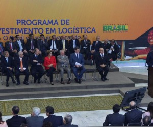 O ministro do Planejamento, Orçamento e Gestão, Nelson Barbosa, fala na cerimônia de lançamento da nova etapa do Programa de Investimentos em Logística, no Palácio do Planalto (Valter Campanato/Agência Brasil)
