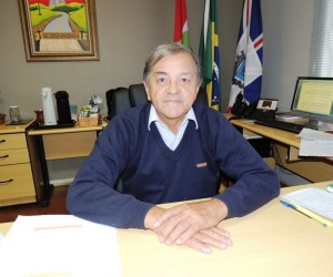 secretario-caXXador-politica