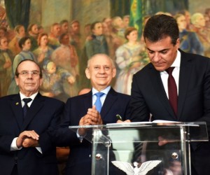 Gov. Beto Richa transmite o cargo de Governador ao Presidente da Assembléia Dep. Ademar Traiano