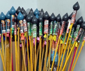 Pirotécnicos fascinam pelas cores e pelo silêncio, mas o perigo é o mesmo Foto: Divulgação