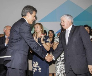 Governador Beto Richa empossa os novos secretários estaduais, chefe da Casa Civil, Valdir Rossoni, da Administração, Reinhold Stephanes e da Justiça, Cidadania e Direitos Humanos, Artagão Junior. Curitiba, 21/03/2016. Foto: Pedro Ribas/ANPr