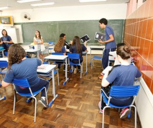 Secretaria de Estado da Educação do Paraná, Retorno da reposição das aulas para o final do ano letivo no Instituto do Paraná de Educação. 01-02-16. Foto: Hedeson Alves