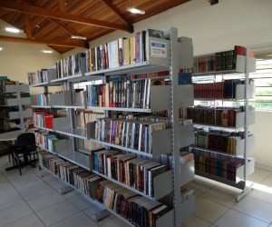 BibliotecaXMunicipalXHelenaXKolodyXofereceXlivrosXparaXtodaXpopulaXXXXoXX5XXX800x600X