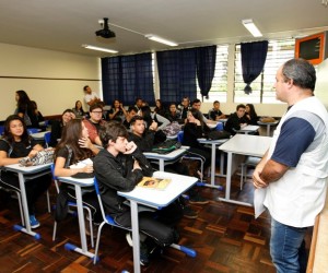 Secretaria de Estado da Educação do Paraná, Volta as aulas no Colégio Estadual São Paulo Apostolo no Bairro Uberaba, 29-02-16. Foto: Hedeson Alves