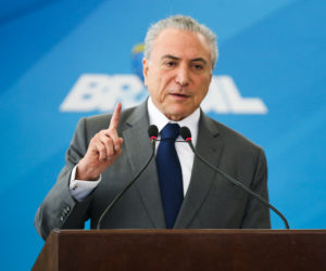Brasilia - Presidente Michel Temer durante cerimônia de assinatura de portaria conjunta Anvisa-Inpi, para agilizar o exame de patentes na área de produtos e processos farmacêuticos, no Planalto (José Cruz/Agência Brasil)