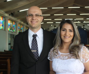 Gracieli e Jhony: casal aproveitou a oportunidade para regularizar situação na igreja