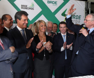 Governador Beto Richa participa da posse de Orlando Pessuti na Presidência do BRDE, em substituição a Odacir Klein. Curitiba, 14/11/2017. Foto: Orlando Kissner/ANPr