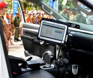 Projeto piloto inédito busca implantar reconhecimento biométrico com tecnologia embarcada nas viaturas da PM do Paraná até o final do ano que vem. Matinhos, 27/12/2017 Foto: Sd André Gonçalves