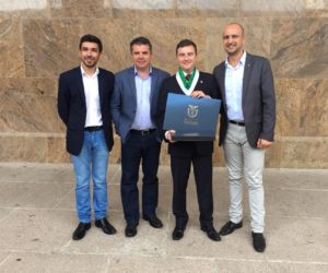 Gerente executivo do Grupo Vvale de Comunicação, Andrews Roberson Batista, representante comercial, Marcelo Rodrigo Maltauro e Marcos Santos e o homenageado Caique Agustini, Palácio Iguaçu