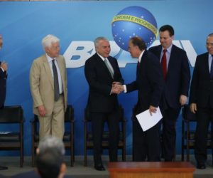O presidente Michel Temer durante a cerimônia de sanção da lei que flexibiliza o horário de transmissão de A Voz do BrasilJosé Cruz/Agência Brasil