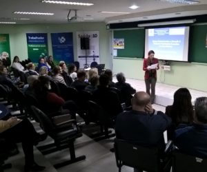 Agrotóxicos são foco de debates em todo o Paraná