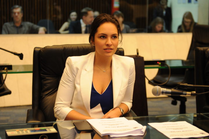 Deputada estadual  Maria Victoria (PP), autora do projeto de lei n.º 147/2017 (Foto: Pedro Oliveira/Alep)