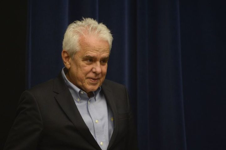O presidente da Petrobras, Roberto Castello Branco, anuncia reajuste de R$ 0,10 por litro do diesel nas refinarias - Fernando Frazão/Agência Brasil