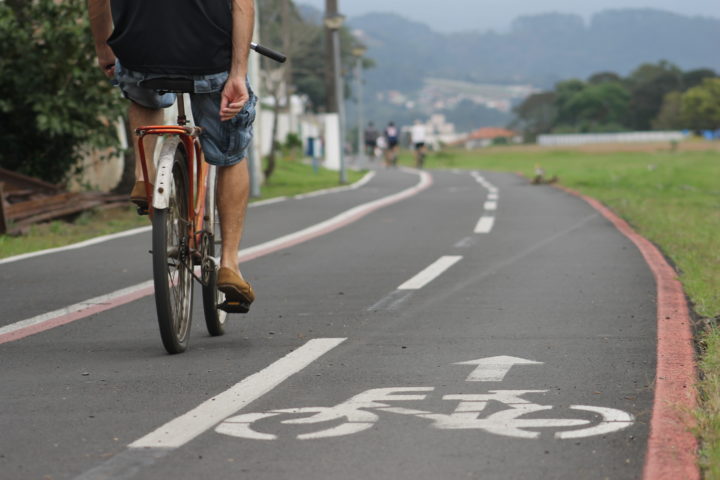 Ciclovias são alternativas para o fluxo de quem vai de bike (Fotos: Mariana Honesko).